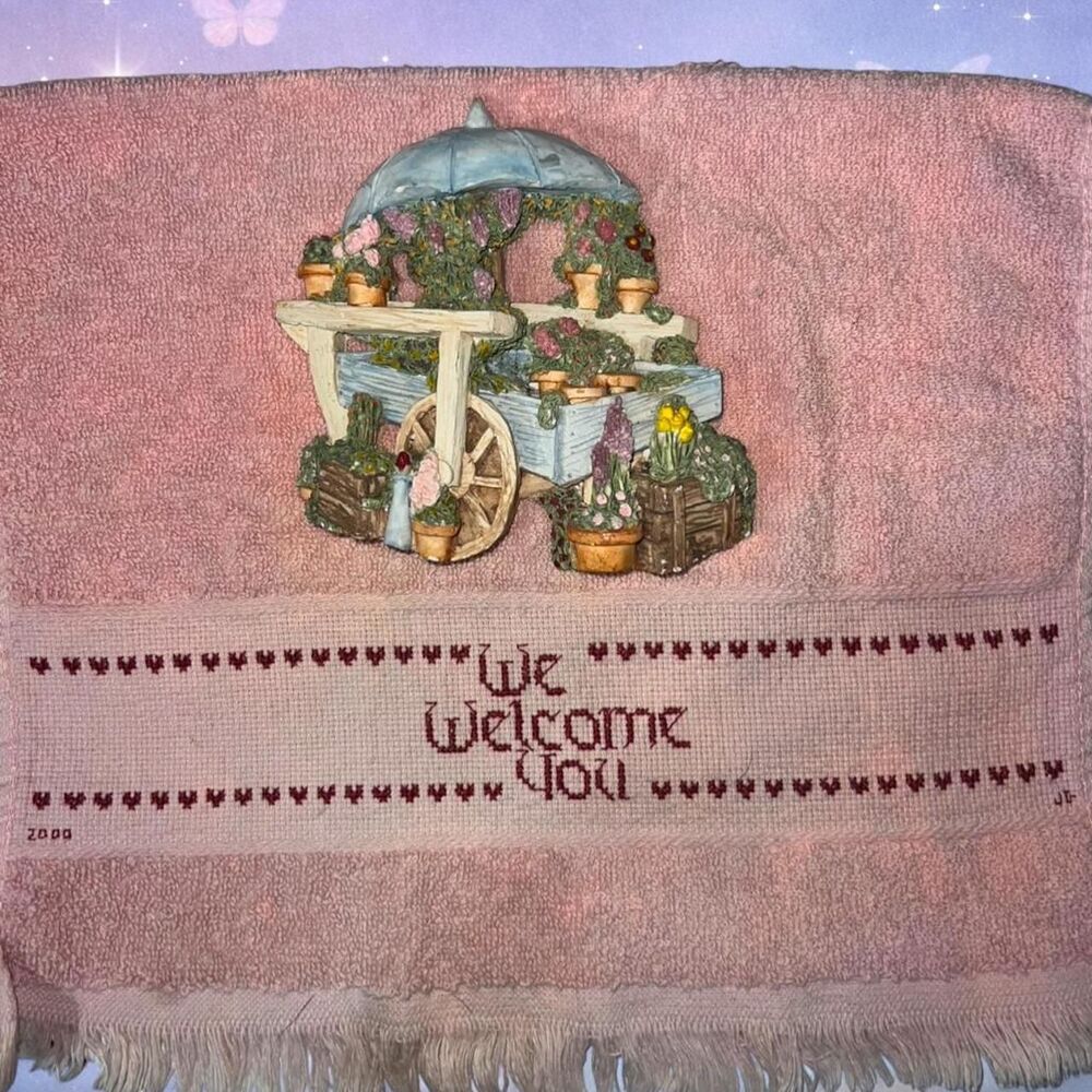 Vintage Floral Bathroom Wall Plaque + Embroidered Guest Towel Set